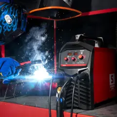 Spawarka Stamos S-Multi 195 IGBT – idealna do domu. Zobacz, jaka spawarka do domu sprawdzi się najlepiej, gdy pracujesz z metalem.
