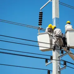 Ile zarabia pomocnik elektryka? Zaskakujące fakty o wynagrodzeniach