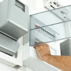 Jak podłączyć bezpiecznik 1 fazowy bez ryzyka błędów i awarii