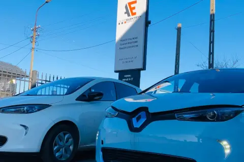 Ile kosztuje elektryk samochodowy? Zaskakujące ceny usług!