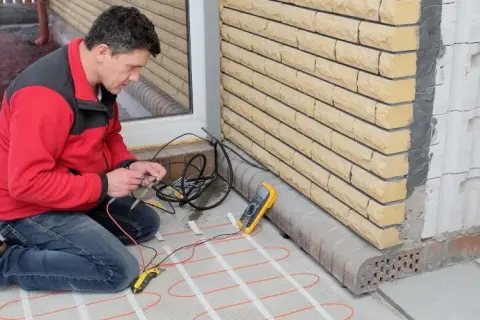 Jak zrobić uprawnienia elektryka: krok po kroku do certyfikacji