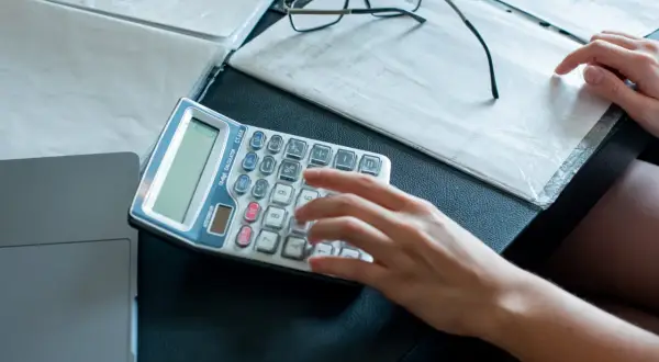 Ile kWh ma 1 tona ekogroszku? Odkryj wartość opałową i oszczędności
