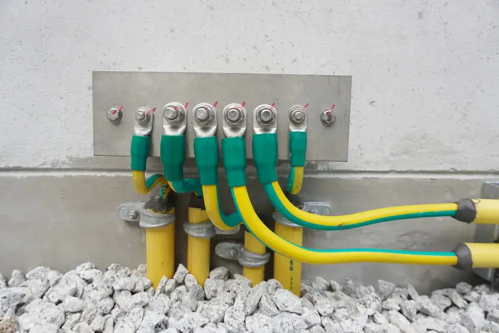 Zdjęcie Co to uziemienie i dlaczego jest kluczowe dla bezpieczeństwa elektrycznego