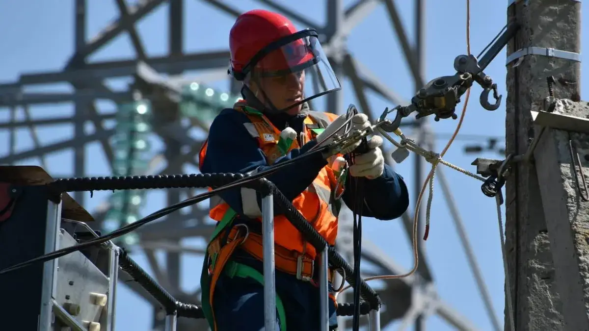 Zdjęcie Ile zarabia elektryk miesięcznie? Zaskakujące fakty o wynagrodzeniach